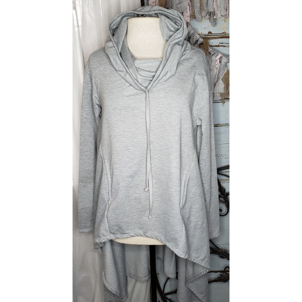 Oversized tunic with hoodie